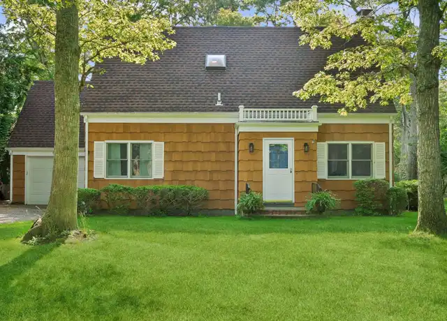 Property at 3 Foster Ave, Hampton Bays, NY, 11946, 2 beds, 2 baths, [object Object]