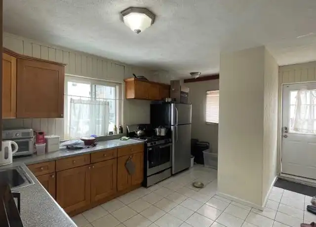 Property at 237 Boston Ave, Medford, MA, 02155, 4 beds, 1 bath, [object Object]