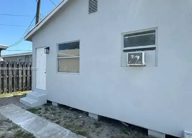 Property at 517 NW 1st Ave Unit 2, Hallandale Beach, FL, 33009, 2 beds, 1 bath, [object Object]