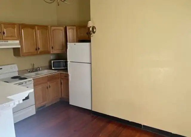 Property at 1411 S 3rd St Unit 3, Louisville, KY, 40208, 1 bed, 1 bath, [object Object]