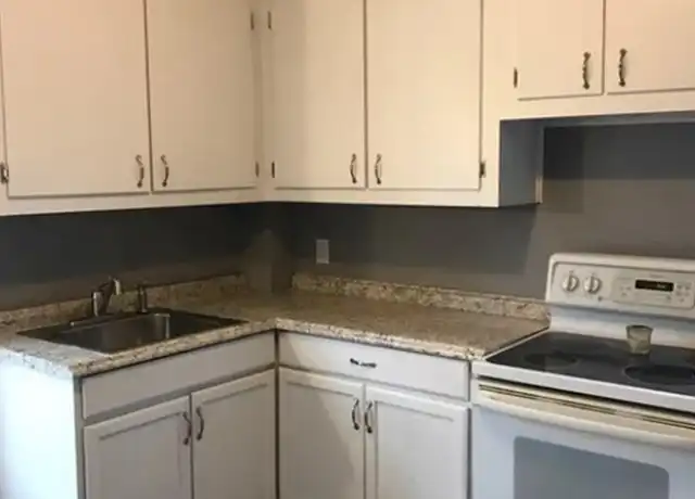 Property at 9 Broad St Unit 5, North Attleborough, MA, 02760, 1 bed, 1 bath, [object Object]