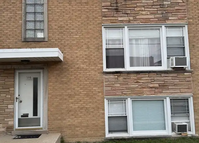Property at 5910 W Higgins Ave Unit 2, Chicago, IL, 60630, 3 beds, 1 bath, [object Object]