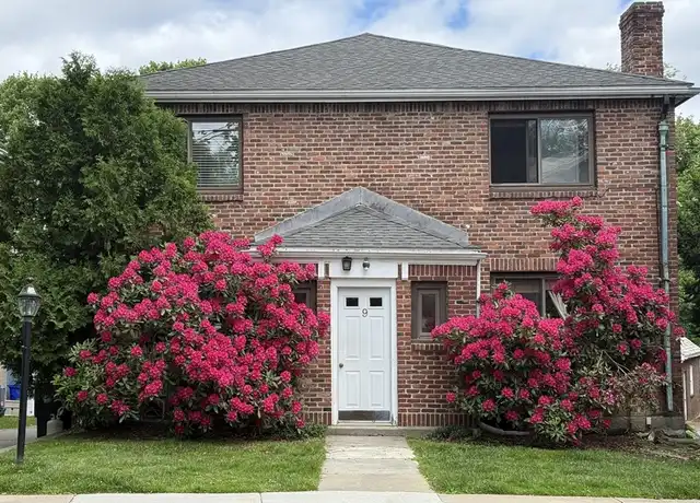 Property at 9 Reservoir Rd Unit 1, Brookline, MA, 02467, 3 beds, 2 baths, [object Object]