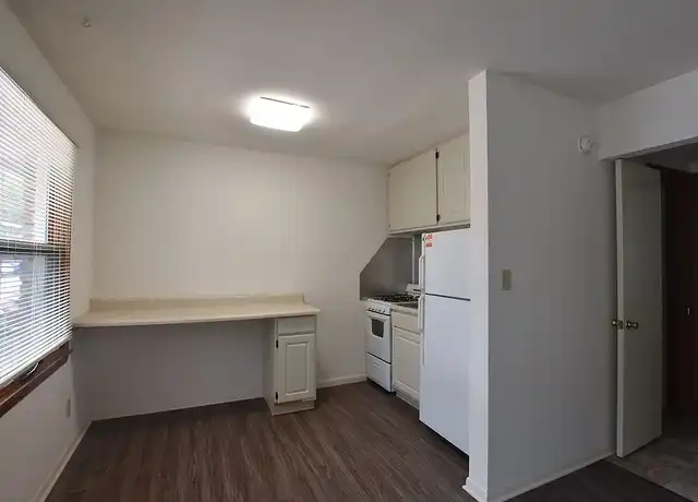 Property at Healey Gardens by Royse + Brinkmeyer - 607 W Healey St, Champaign, IL, 61820, 2 beds, 1 bath, [object Object]
