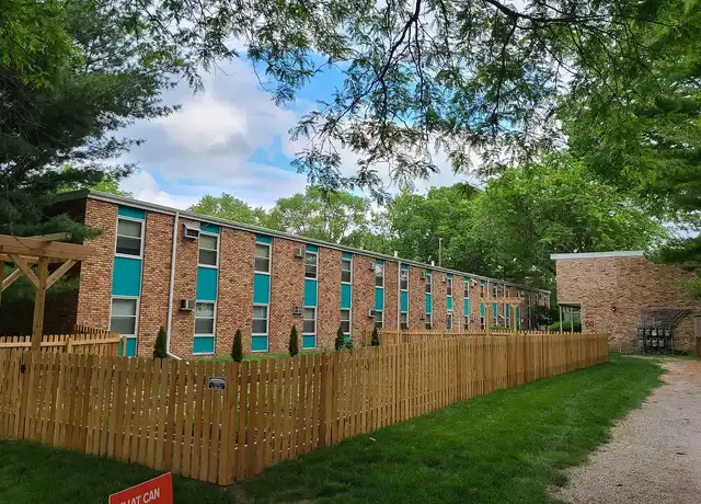 Property at Healey Gardens by Royse + Brinkmeyer - 607 W Healey St, Champaign, IL, 61820, 2 beds, 1 bath, [object Object]