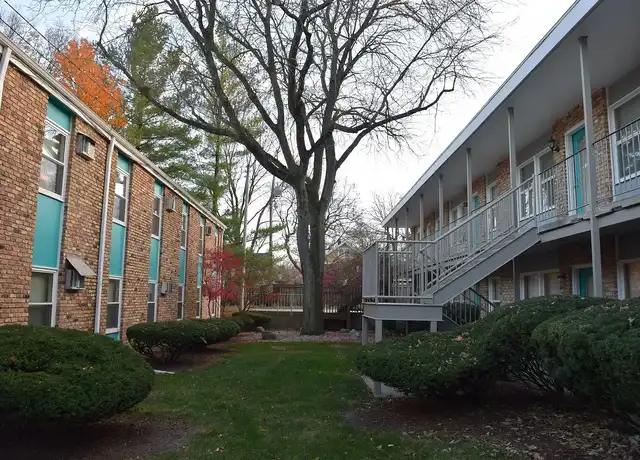 Property at Healey Gardens by Royse + Brinkmeyer - 607 W Healey St, Champaign, IL, 61820, 2 beds, 1 bath, [object Object]