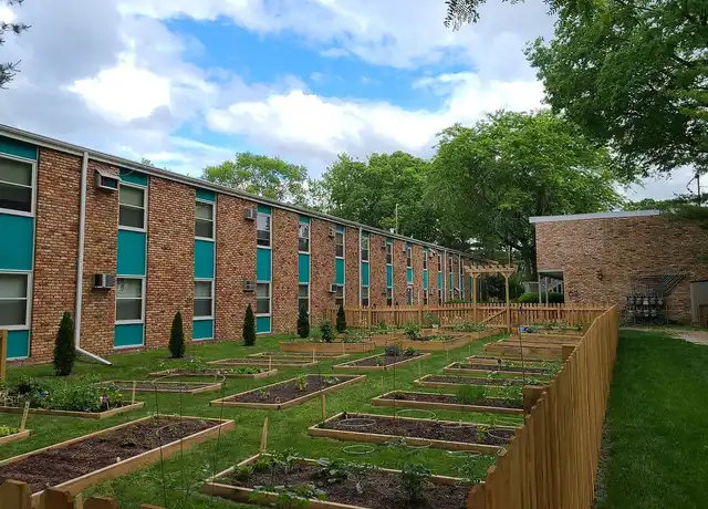 Property at Healey Gardens by Royse + Brinkmeyer - 607 W Healey St, Champaign, IL, 61820, 2 beds, 1 bath, [object Object]