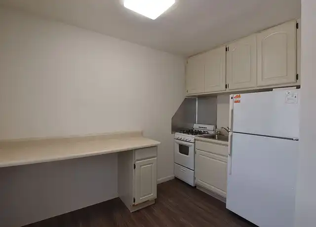 Property at Healey Gardens by Royse + Brinkmeyer - 607 W Healey St, Champaign, IL, 61820, 2 beds, 1 bath, [object Object]