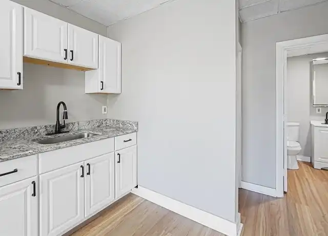 Property at 100 Appleton St Unit 2, Lowell, MA, 01852, 2 beds, 1 bath, [object Object]