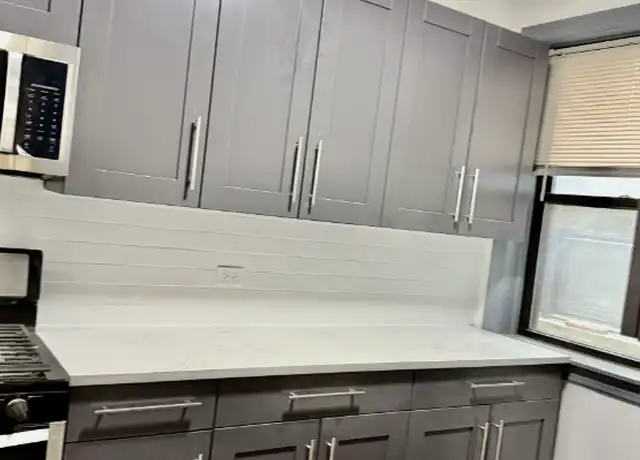 Property at 3402 W Carmen Ave Unit 2, Chicago, IL, 60625, 2 beds, 1 bath, [object Object]