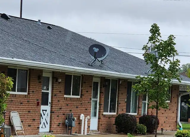 Property at 869 W Main St, Brownsville, WI, 53006, 1 bed, 1 bath, [object Object]