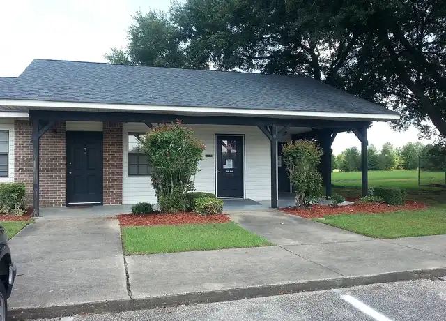 Property at Elba Villas - 1584 Caroline St, Elba, AL, 36323, 1 bed, 1 bath, [object Object]