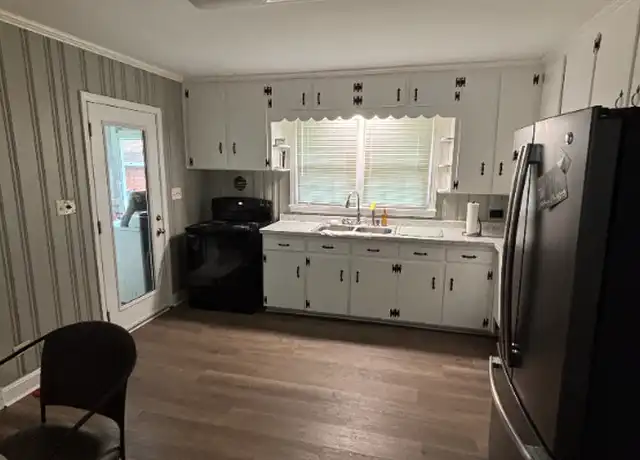 Property at 715 Long Ave, Charlotte, NC, 28212, 2 beds, 1 bath, [object Object]