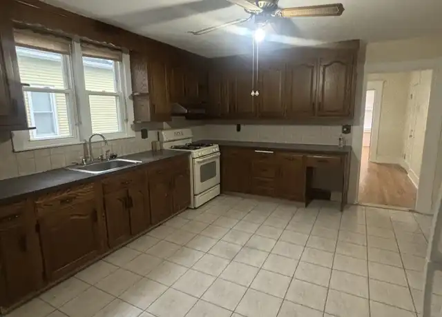 Property at 85 S Burritt St Unit 2, New Britain, CT, 06052, 2 beds, 1 bath, [object Object]