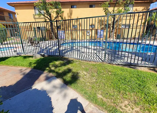 Photo of 16982 San Bernardino Ave, Fontana, CA 92335