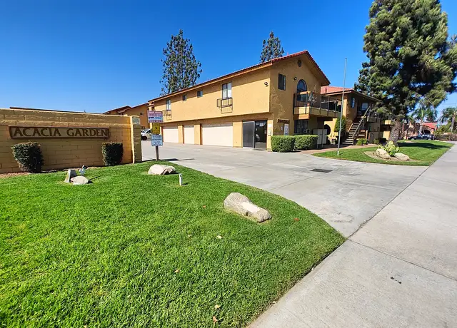 Photo of 16982 San Bernardino Ave, Fontana, CA 92335