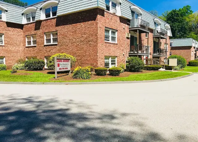 Photo of 80 Locust Ave, Worcester, MA 01604