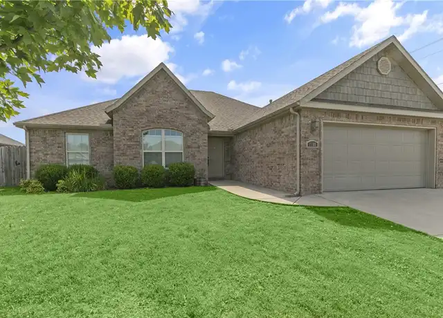 Property at 1100 Ellen Ray Ln, Centerton, AR, 72719, 4 beds, 2 baths, [object Object]