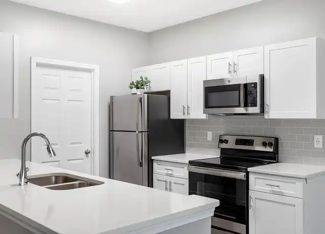 Property at St. Ives Crossing - 305 Saint Ives Xing, Stockbridge, GA, 30281, 1-2 bed, 1-2 bath, [object Object]