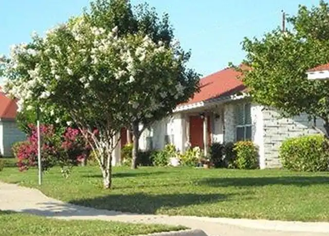 Property at 300 3rd St, Burnet, TX, 78611, 1 bed, 1 bath, [object Object]