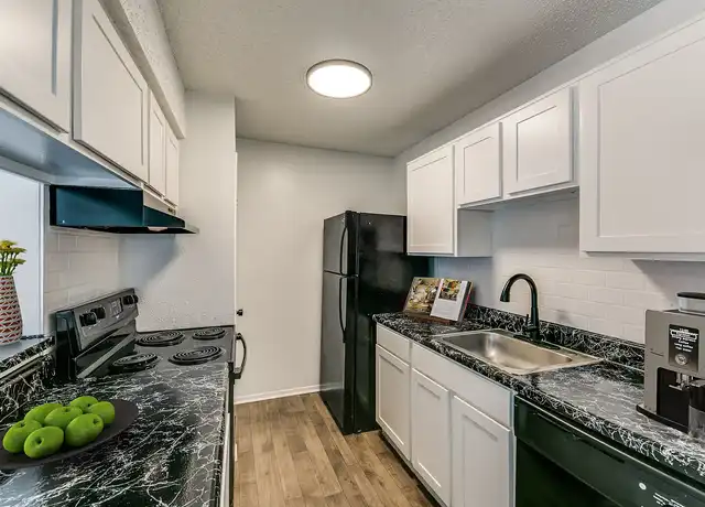 Property at Saddle Brook - 1400 H G Mosley Pkwy, Longview, TX, 75604, 1-2 bed, 1-2 bath, [object Object]