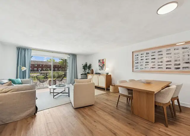 Photo of 20 Middlesex Cir, Waltham, MA 02452