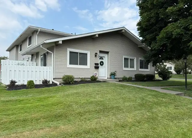 Property at 740 Eastbrooke Ln, Rochester, NY, 14618, 2 beds, 1 bath, [object Object]