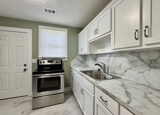 Property at 1406 Virginia St, Columbus, GA, 31901, 2 beds, 1 bath, [object Object]