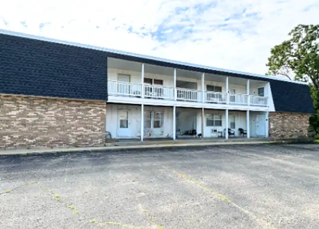Property at 807 11th St Unit 811-12, Charles City, IA, 50616, 1 bed, 1 bath, [object Object]