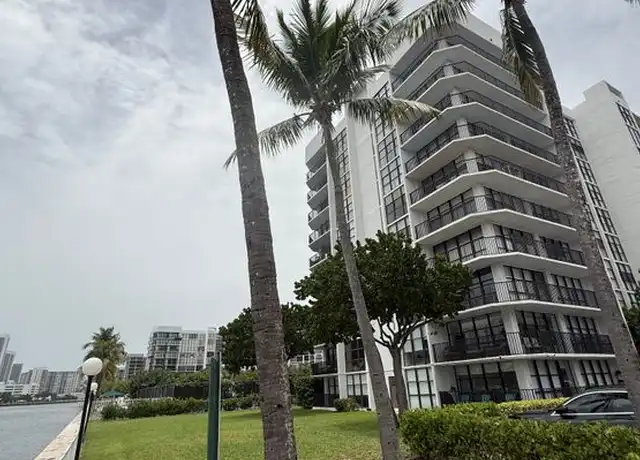 Property at 1000 Parkview Dr #707, Hallandale Beach, FL, 33009, 1 bed, 2 baths, [object Object]