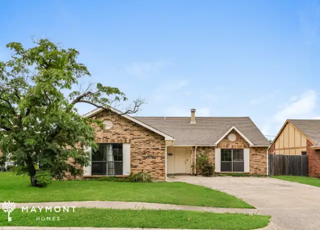 Property at 2209 Sharpshire Ln, Arlington, TX, 76014, 5 beds, 2 baths, [object Object]