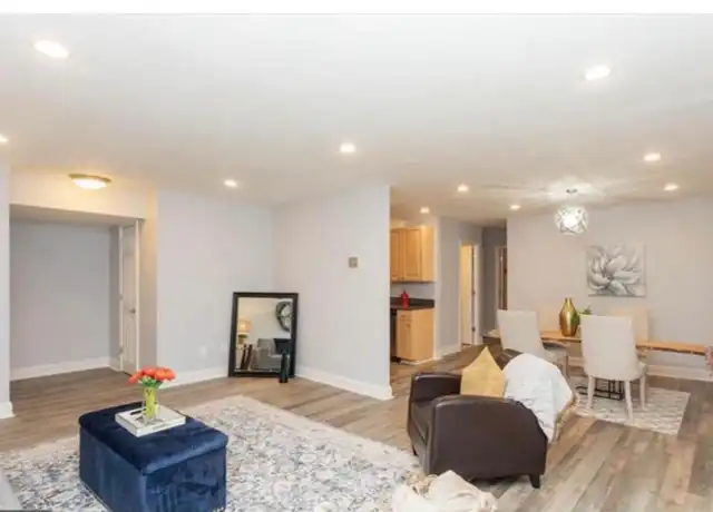 Property at 1001 Chillum Rd, Hyattsville, MD, 20782, 2 beds, 1 bath, [object Object]