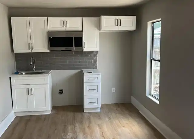 Property at 1738 Lee Hall St Unit B, San Antonio, TX, 78201, 1 bed, 1 bath, [object Object]