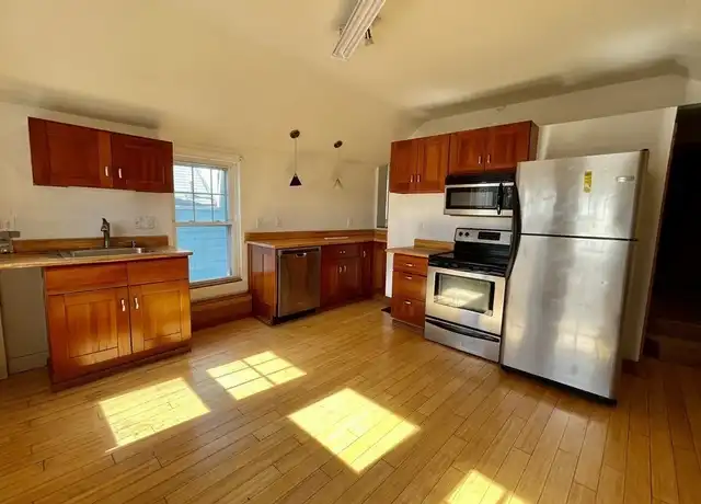 Property at 17 Suffolk St Unit 3, Chelsea, MA, 02150, 3 beds, 1 bath, [object Object]