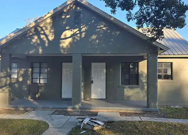 Property at 4352 6th St, Zephyrhills, FL, 33542, 1 bed, 1 bath, [object Object]