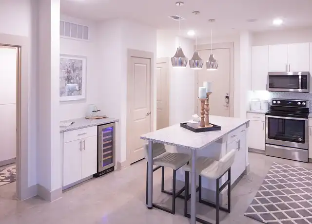 Property at Magnolia On Moser - 2103 Moser Ave, Dallas, TX, 75206, 1 bed, 1 bath, [object Object]
