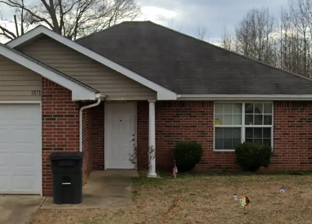 Property at 1811 Forest Dr, Clarksville, AR, 72830, 3 beds, 2 baths, [object Object]