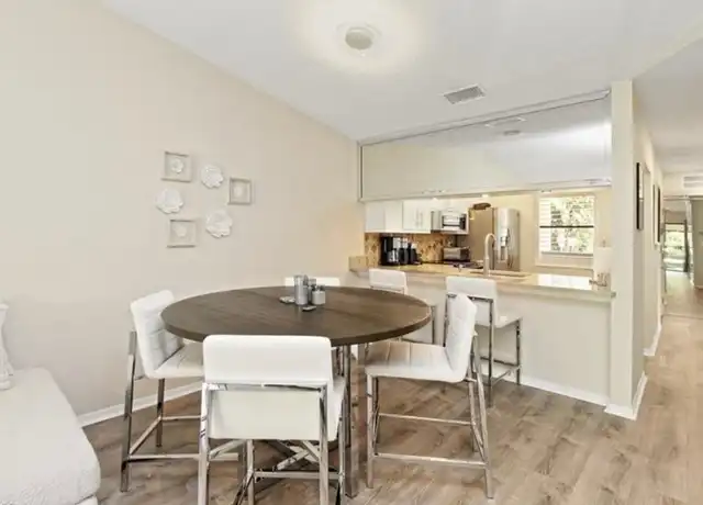 Property at 9285 Lake Park Dr, Fort Myers, FL, 33919, 3 beds, 2 baths, [object Object]