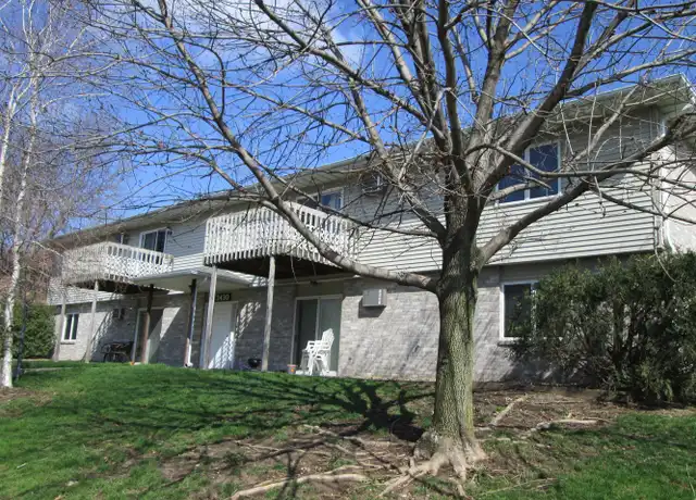 Property at 3430 E Court St Unit 3430-05, Iowa City, IA, 52245, 2 beds, 1 bath, [object Object]