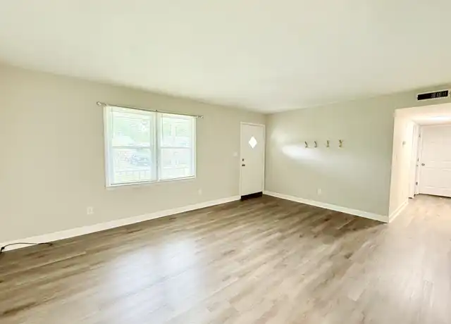 Property at 611 Lincoln Ln, Conway, SC, 29526, 3 beds, 2 baths, [object Object]
