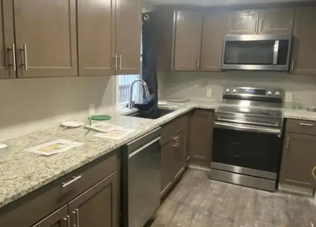 Property at 87 Pine St, Nashua, NH, 03060, 1 bed, 1 bath, [object Object]