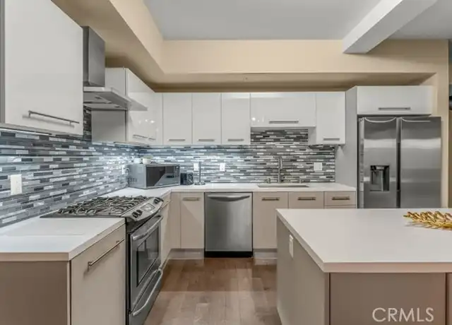 Property at 433 Pine Ave #102, Long Beach, CA, 90802, 1 bed, 1 bath, [object Object]