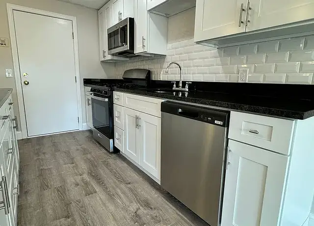 Photo of 13 Kenmar Dr, Billerica, MA 01821