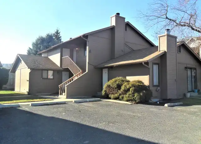 Property at 1321 Maple St, Wenatchee, WA, 98801, 2 beds, 1 bath, [object Object]