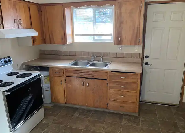 Property at 1571 Oak St SE Unit 1573, Salem, OR, 97301, 2 beds, 1 bath, [object Object]