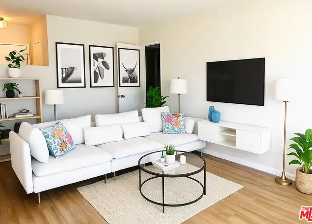 Property at 5000 S Centinela Ave #318, Los Angeles, CA, 90066, 2 beds, 2 baths, [object Object]