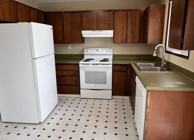 Property at 427 Hewitt Ave Unit 13, Roseburg, OR, 97470, 2 beds, 1 bath, [object Object]