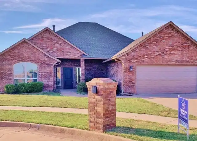 Property at 405 SW 84th St, Lawton, OK, 73505, 4 beds, 2 baths, [object Object]