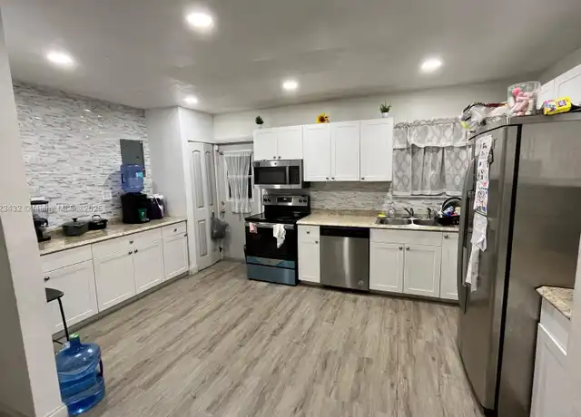 Property at 220 N 66th Ave, Hollywood, FL, 33024, 3 beds, 2 baths, [object Object]