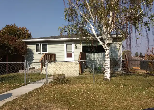 Property at 1212 Cannon St Unit Upstairs, Helena, MT, 59601, 3 beds, 1 bath, [object Object]